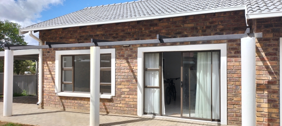To Let 3 Bedroom Property for Rent in Navalsig Free State